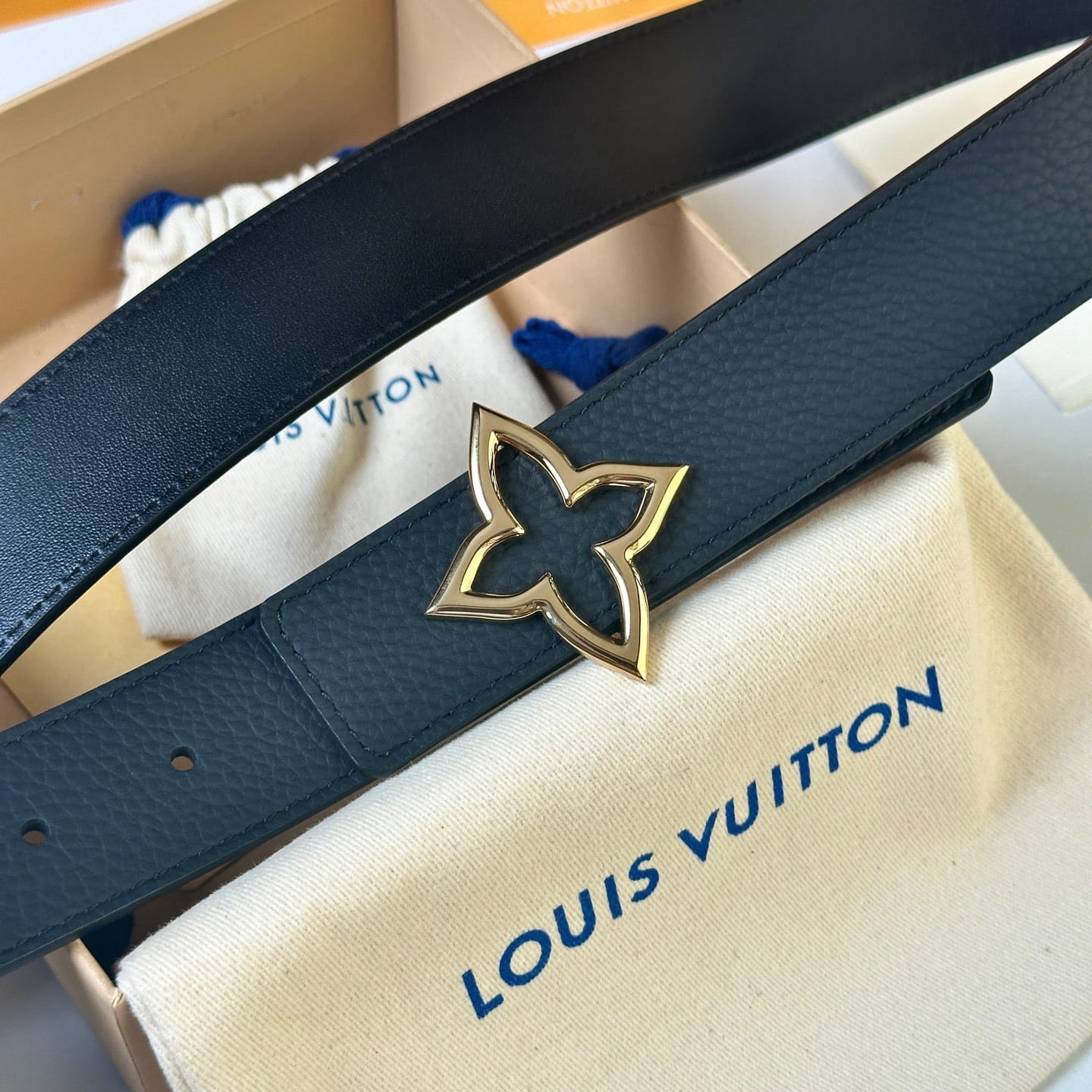 Louis Vuitton LV Women's Bloom Black Taurillon 40mm Reversible Belt - Gold Flowergram Buckle