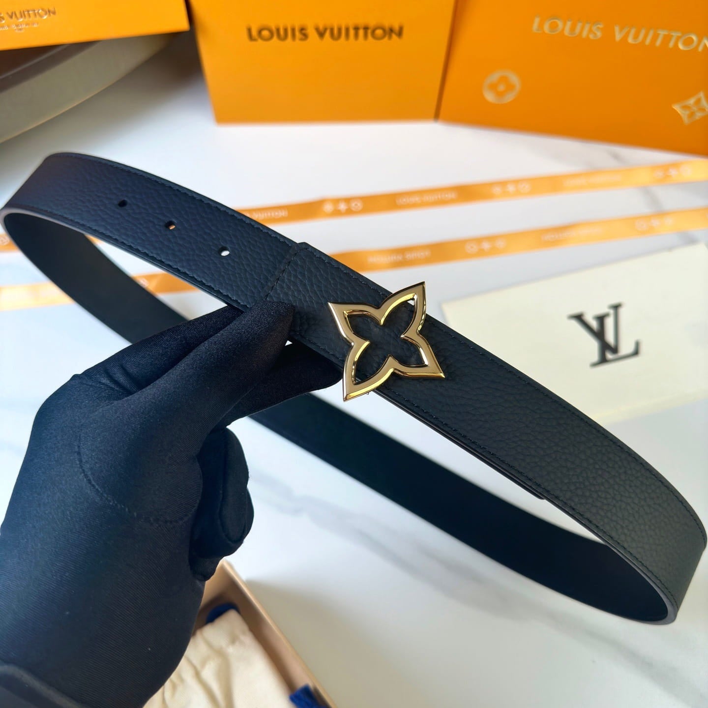 Louis Vuitton LV Women's Bloom Black Taurillon 40mm Reversible Belt - Gold Flowergram Buckle