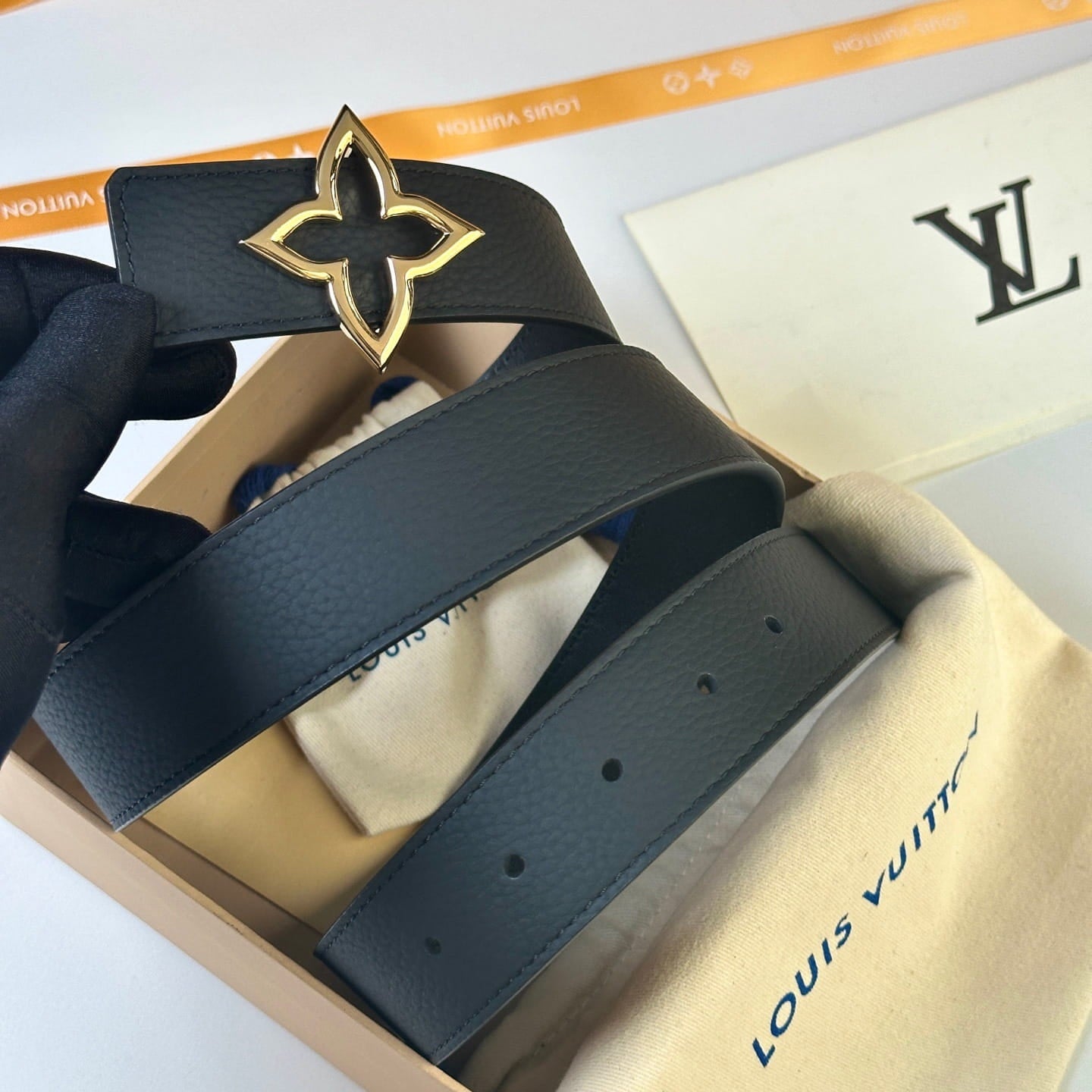 Louis Vuitton LV Women's Bloom Black Taurillon 40mm Reversible Belt - Gold Flowergram Buckle