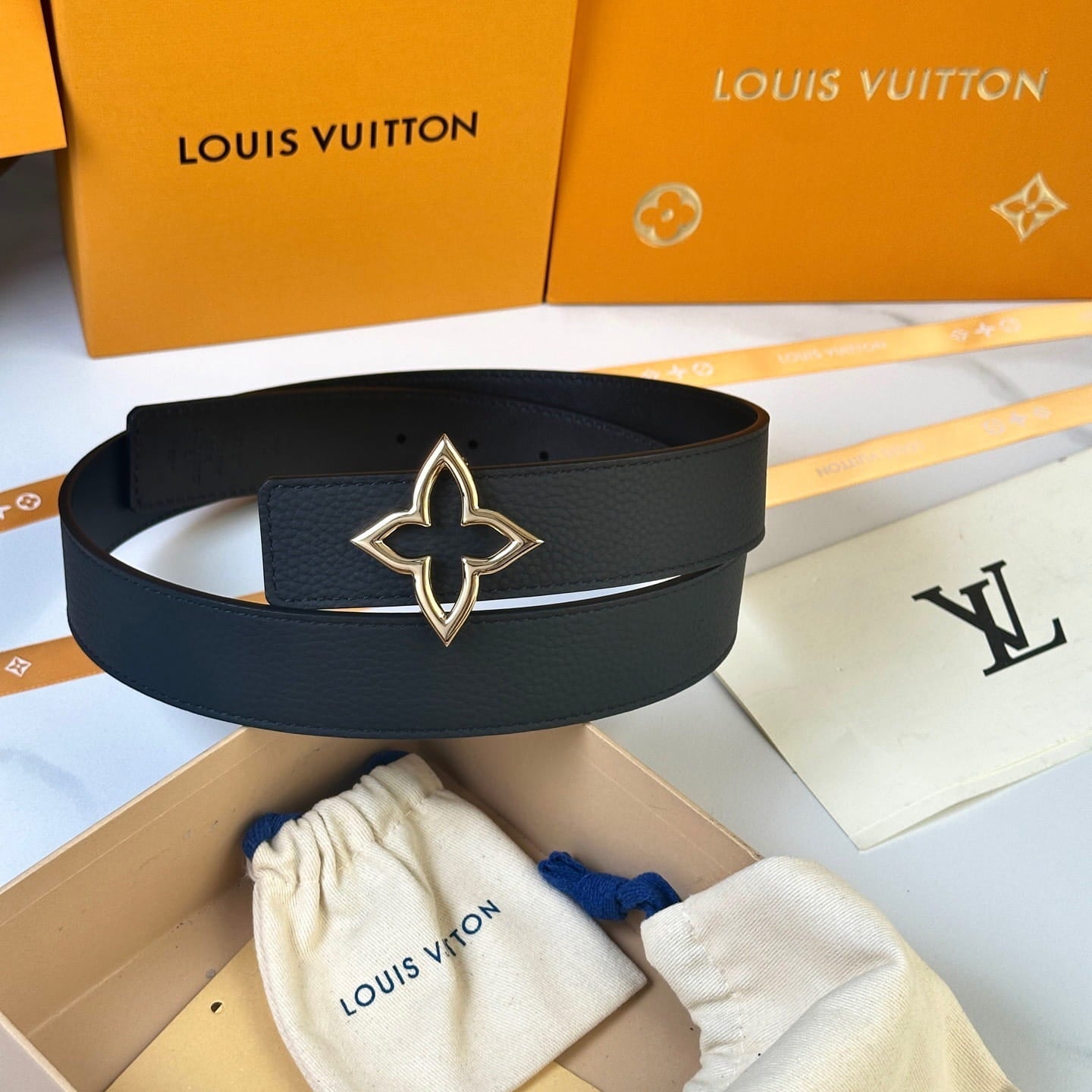 Louis Vuitton LV Women's Bloom Black Taurillon 40mm Reversible Belt - Gold Flowergram Buckle