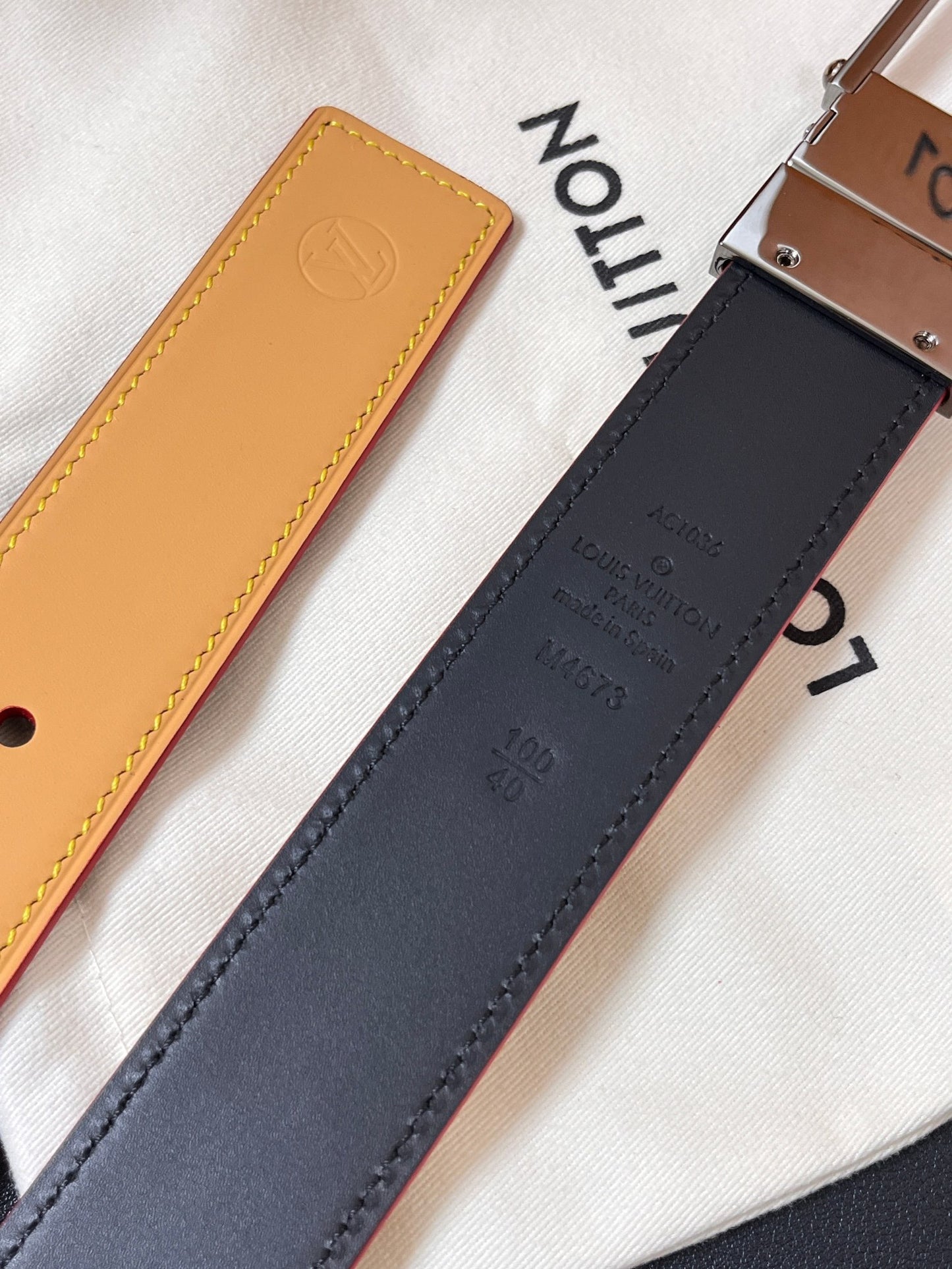 Louis Vuitton LV Corner Pin Trunk 35mm Reversible Belt Vachetta & Black - Gold Buckle
