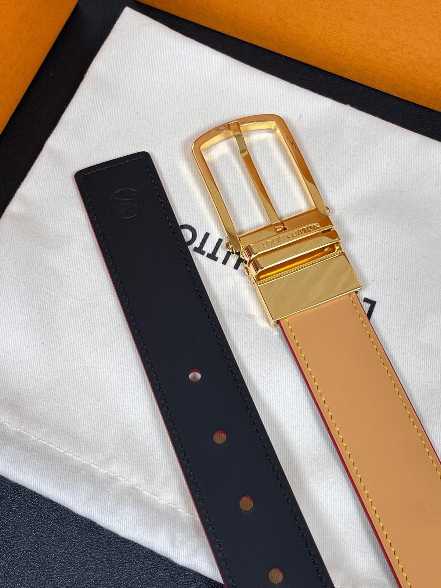 Louis Vuitton LV Corner Pin Trunk 35mm Reversible Belt Vachetta & Black - Gold Buckle