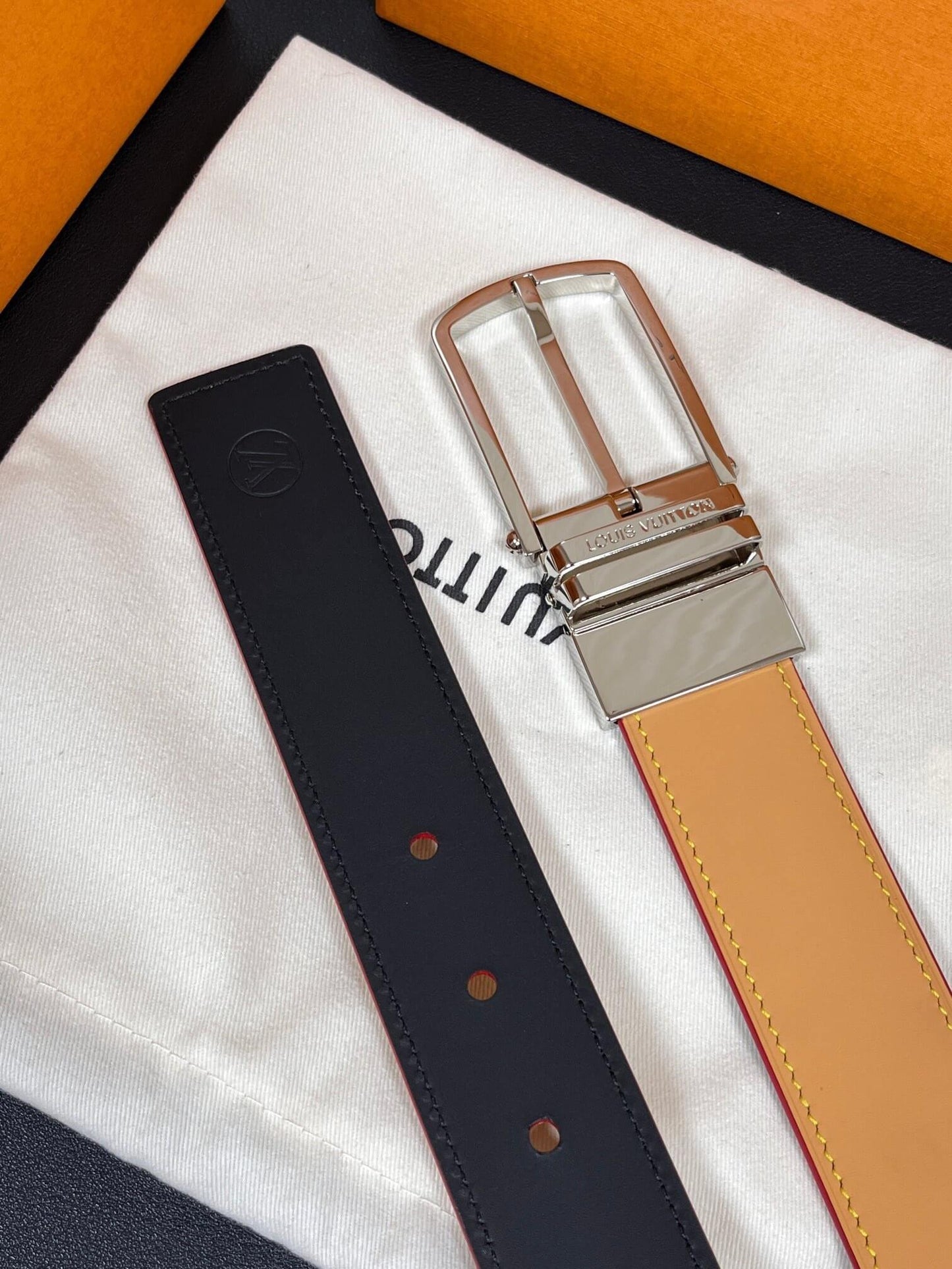 Louis Vuitton LV Corner Pin Trunk 35mm Reversible Belt Vachetta & Black Silver Buckle