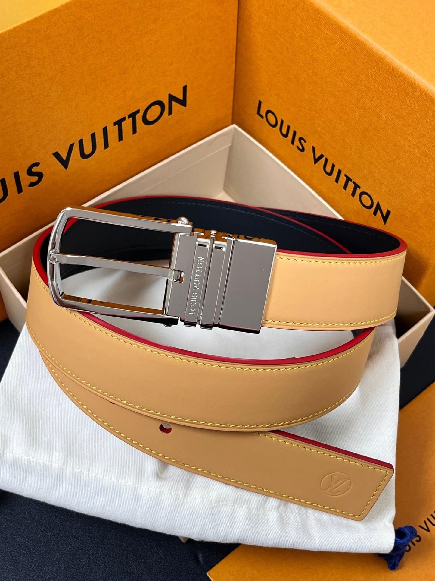 Louis Vuitton LV Corner Pin Trunk 35mm Reversible Belt Vachetta & Black Silver Buckle