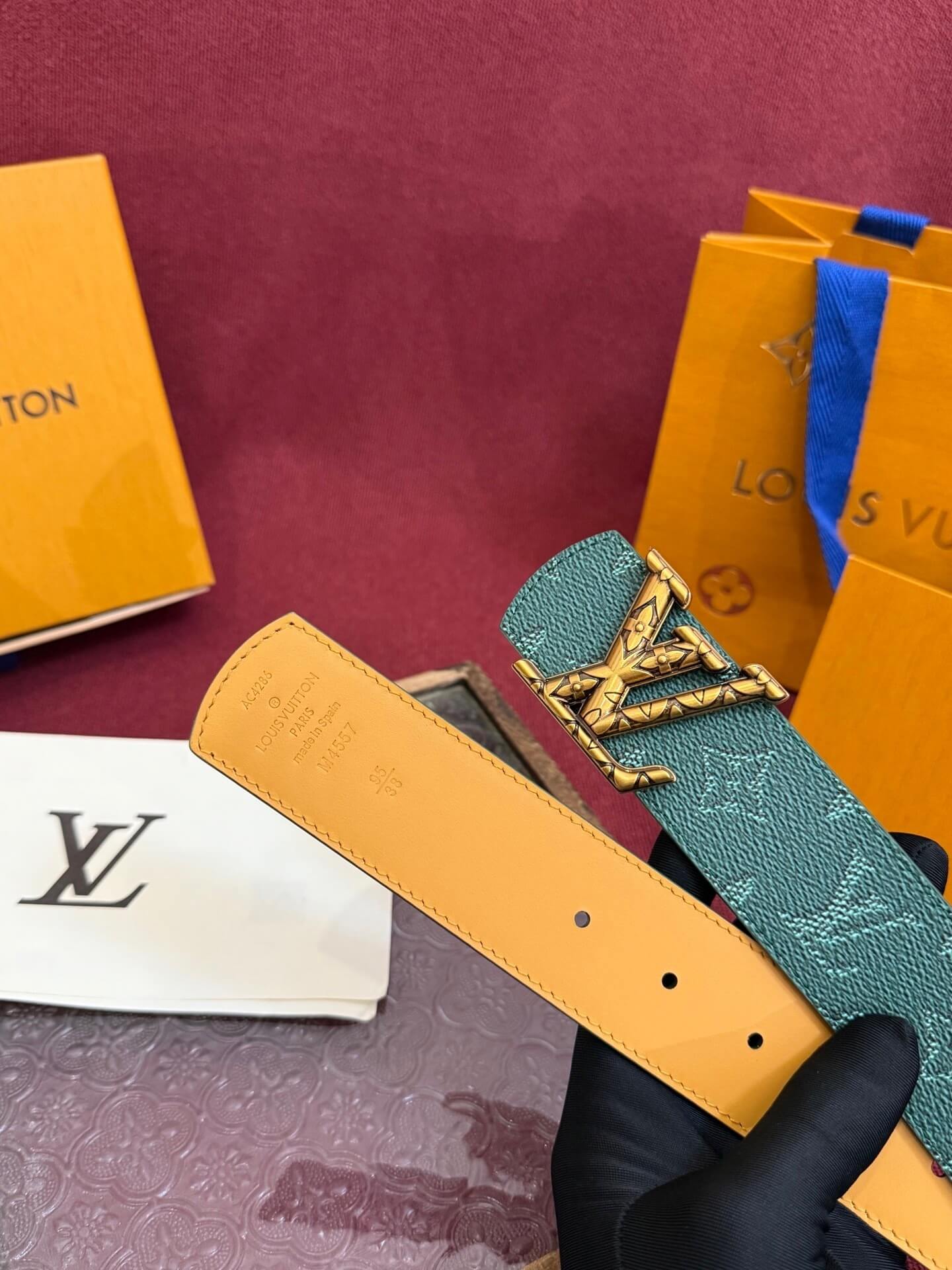 Louis Vuitton LV Dimension 40mm Reversible Belt Malachite Green - Silver LV Buckle