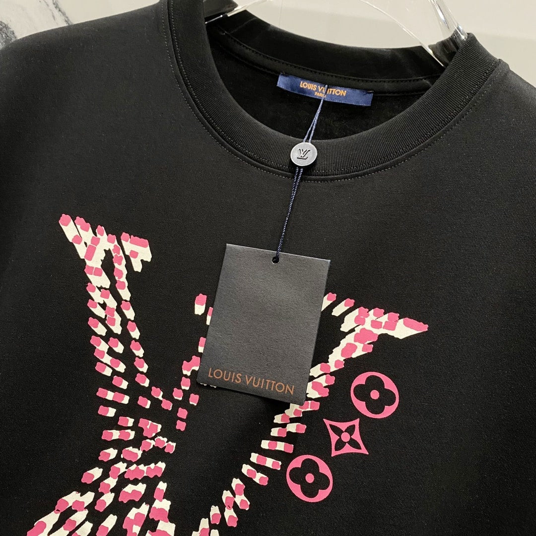 Louis Vuitton LV Distortion T-Shirt – Black & Pink