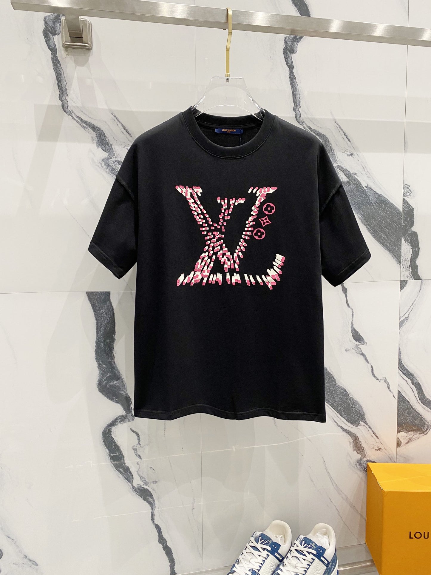 Louis Vuitton LV Distortion T-Shirt – Black & Pink