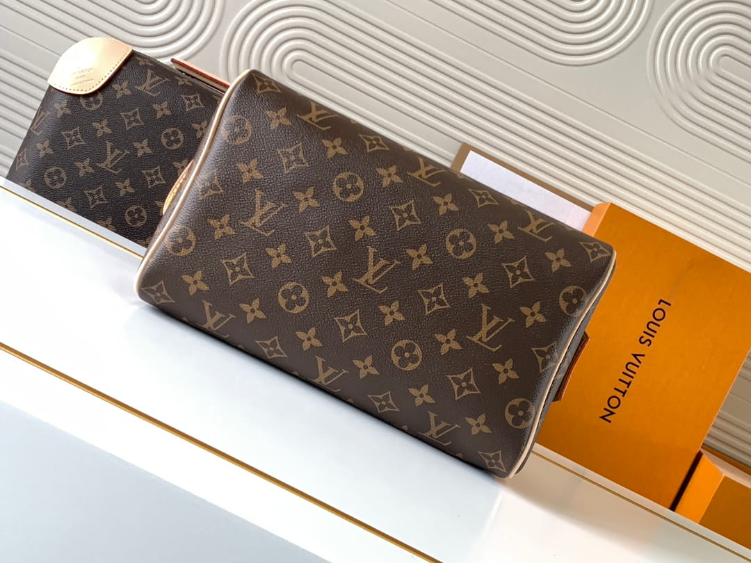 Louis Vuitton LV Dopp Kit Toiletry Bag - Classic Monogram Canvas Wash Pouch