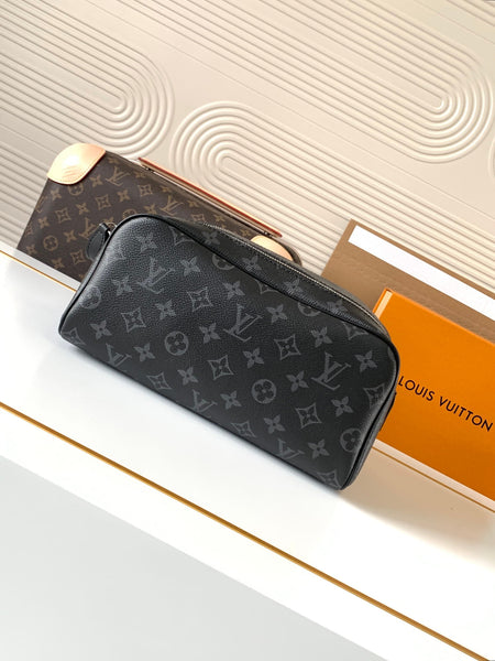 未使用トLOUIS VUITTON ポッシュ ロンドゥ 円柱型 巾着袋 セット Louis Vuitton Dopp Kit Toiletry Bag - Monogram Eclipse Canvas Wash