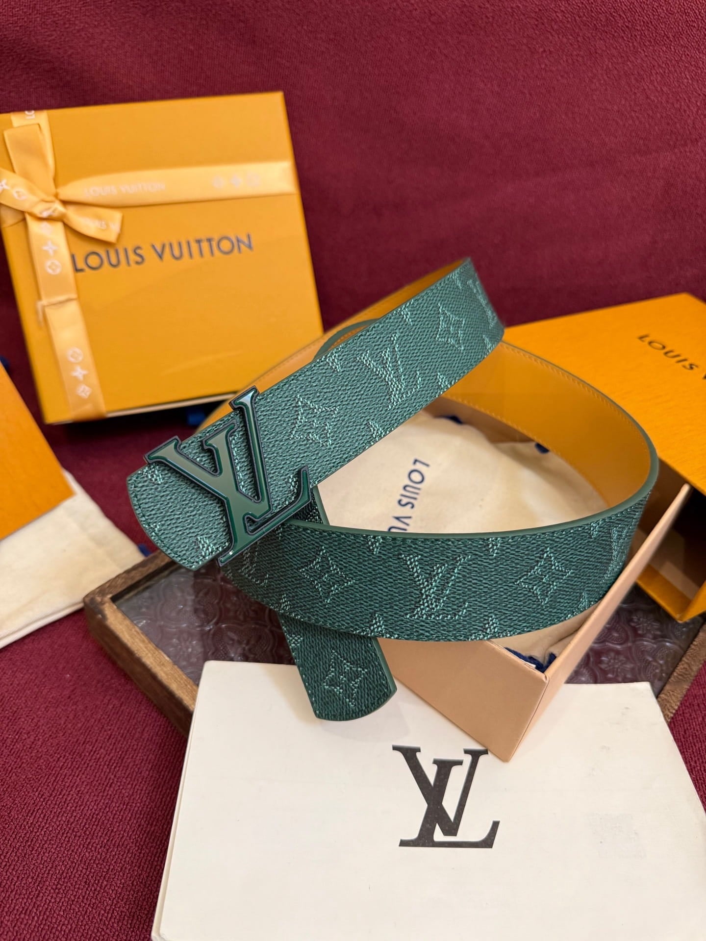 Louis Vuitton Emerald Green Monogram Taurillon 40mm Reversible Belt - Green Lacquered Buckle