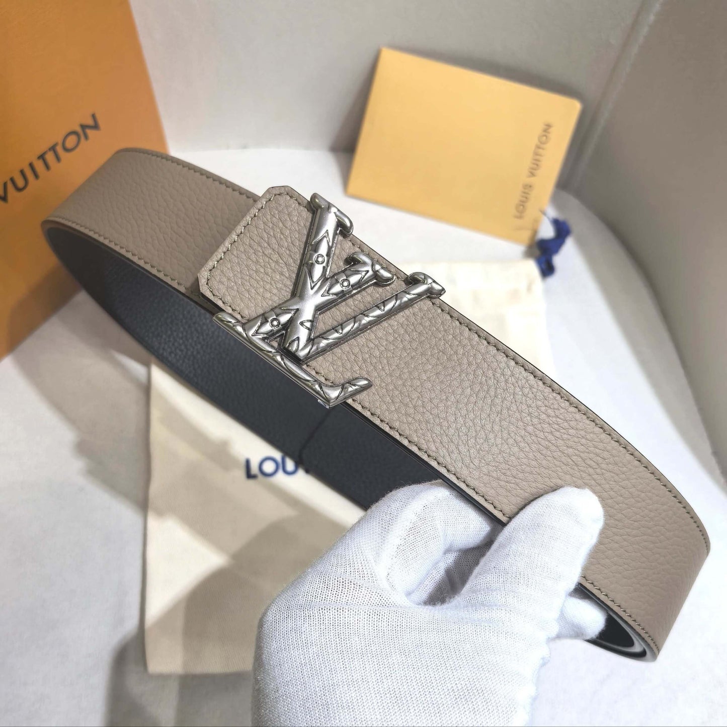 Louis Vuitton LV Initiales 40mm Reversible Taurillon Leather Belt Griolet - Silver Buckle