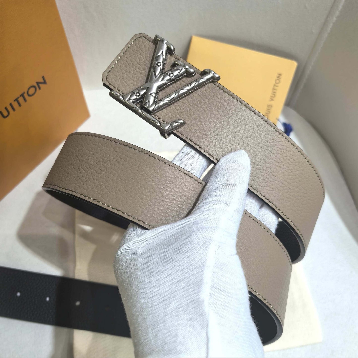 Louis Vuitton LV Initiales 40mm Reversible Taurillon Leather Belt Griolet - Silver Buckle