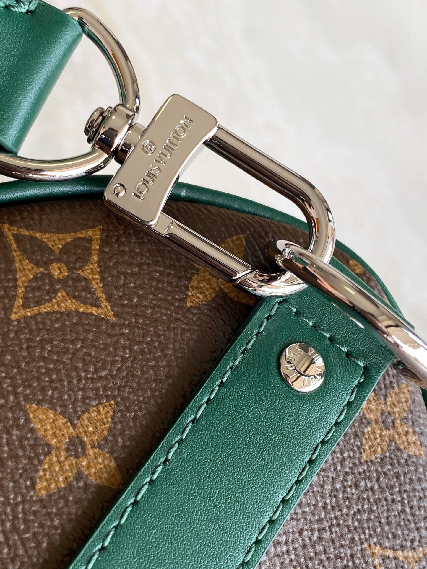 louis vuitton dark green leather men's weekender travel duffle bag LV Keepall Bandoulire 35 Louis Vuitton Green Epi Leather