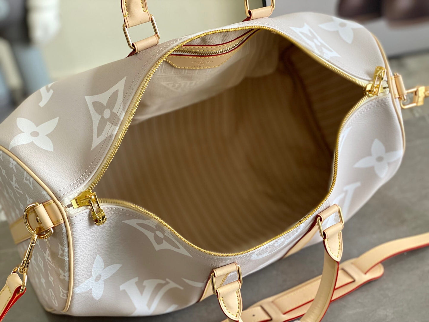 Louis Vuitton LV Keepall Bandoulière 45 Monogram Gradient By The Pool