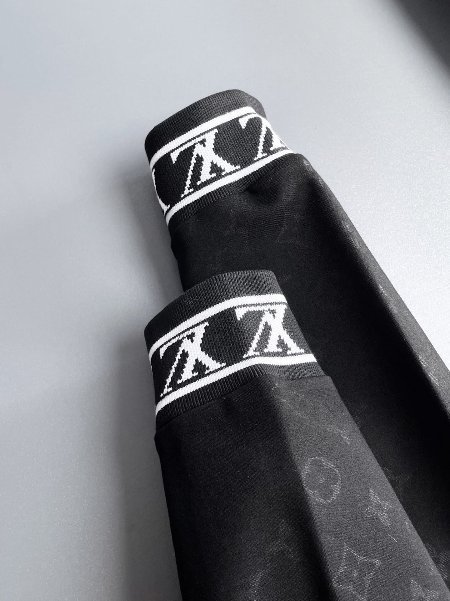 Louis Vuitton LV 