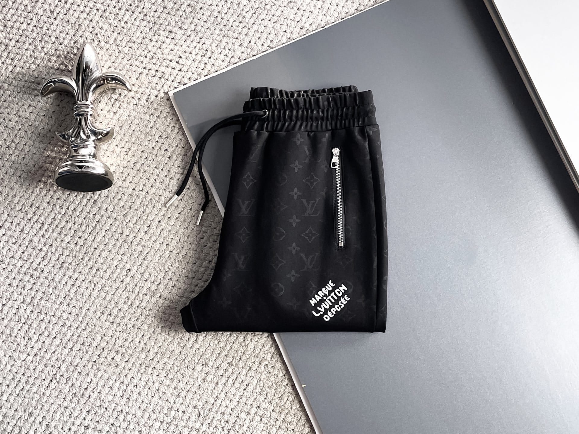 Louis Vuitton LV 