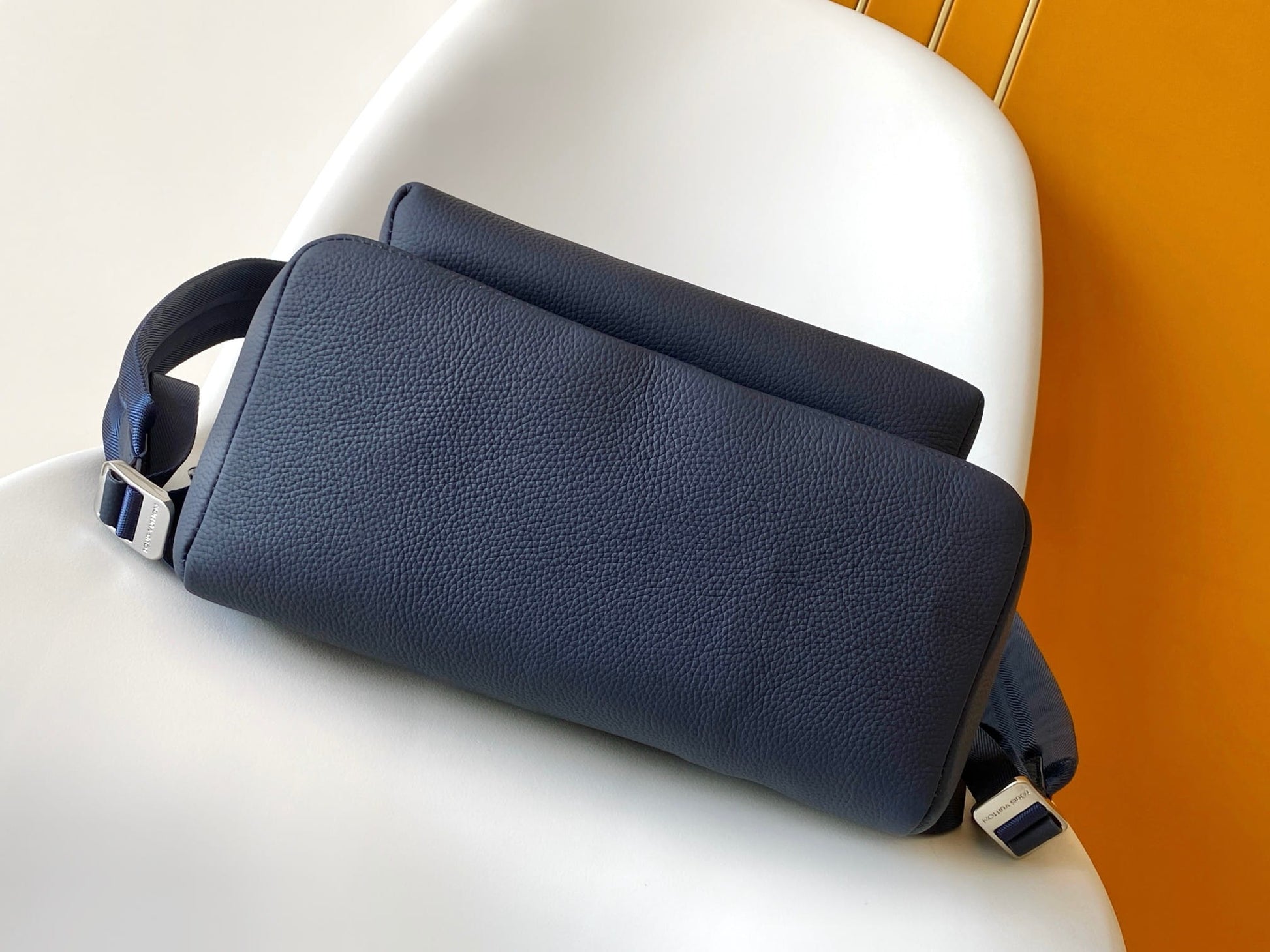 Louis Vuitton LV Men's Navy Discovery Work Backpack PM – HolloShoe