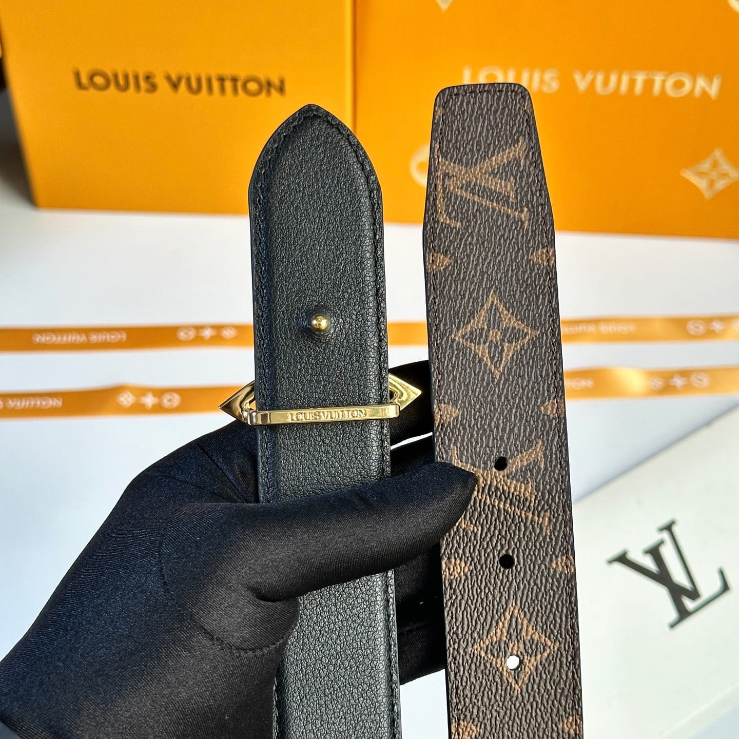 Louis Vuitton LV Women's Monogram Canvas 30mm Reversible Belt - Gold Flowergram Buckle