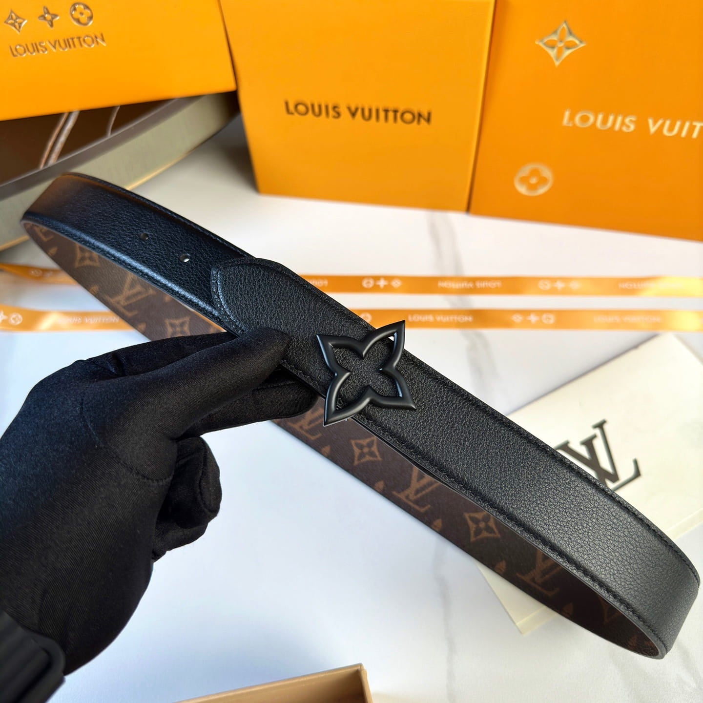 Louis Vuitton LV Women's Monogram Canvas 30mm Reversible Belt - Matte Black Flowergram Buckle