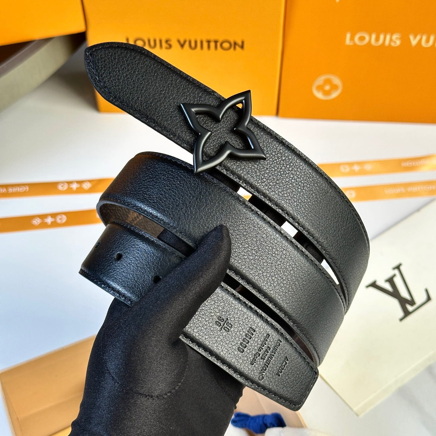 Louis Vuitton LV Women's Monogram Canvas 30mm Reversible Belt - Matte Black Flowergram Buckle