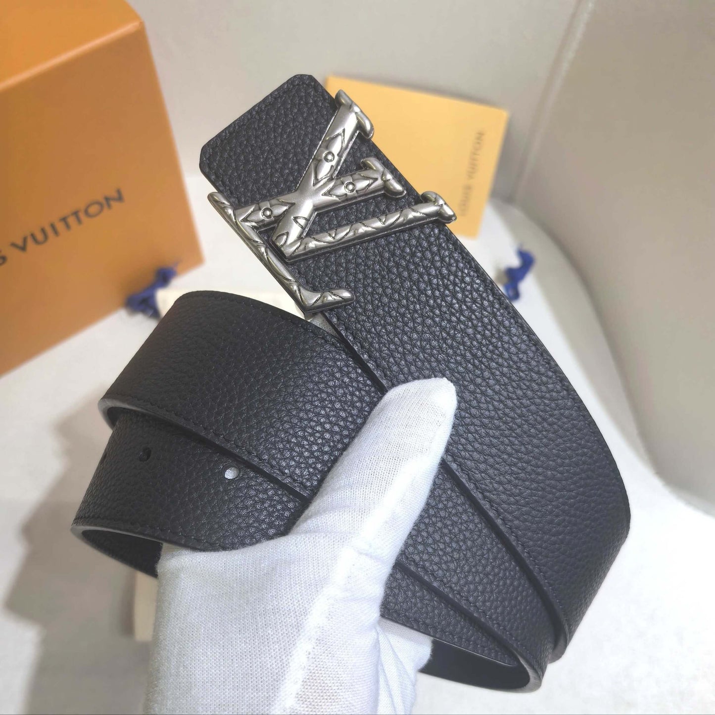 Louis Vuitton LV Pyramide 40mm Reversible Belt - Black Leather with Silver Hardware