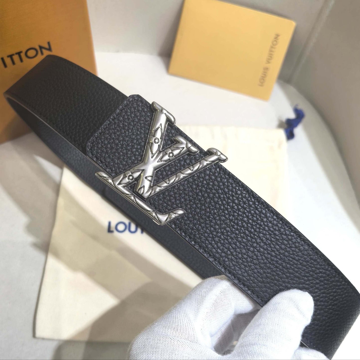 Louis Vuitton LV Pyramide 40mm Reversible Belt - Black Leather with Silver Hardware