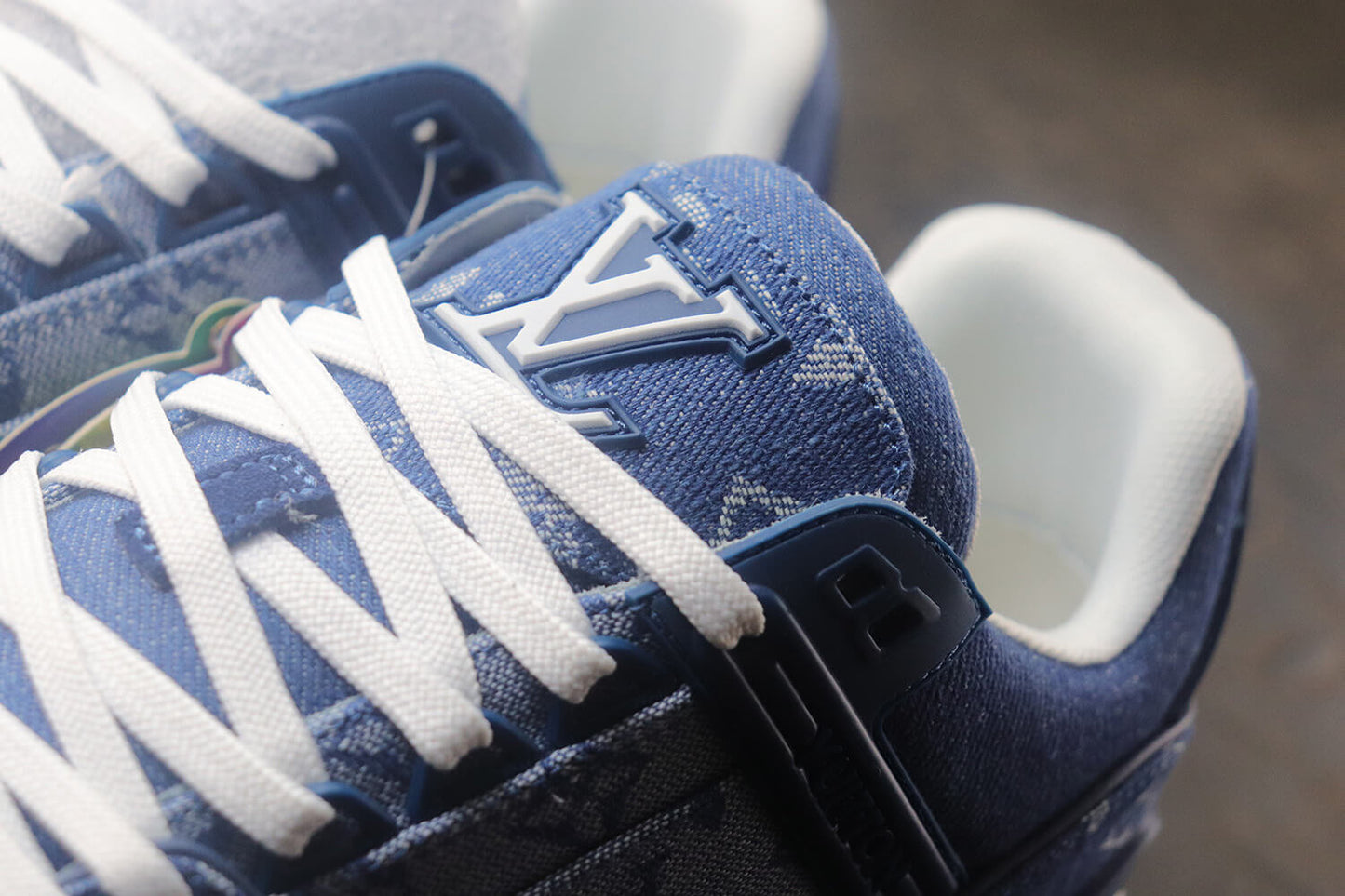 Louis Vuitton LV Trainer Denim Blau
