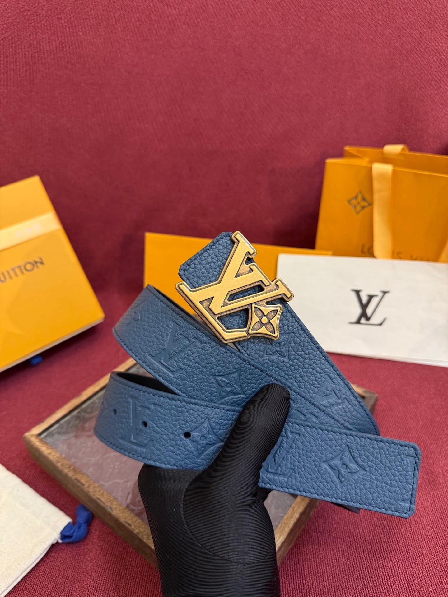 Louis Vuitton Mineral Blue Leather LV Monogram 40mm Reversible Belt