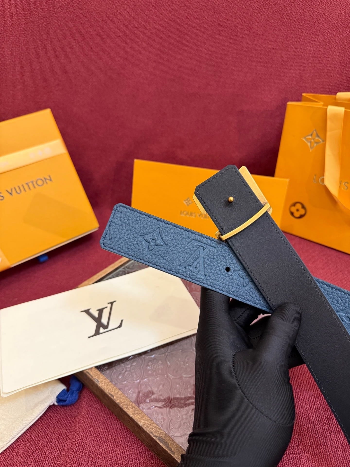 Louis Vuitton Mineral Blue Leather LV Monogram 40mm Reversible Belt