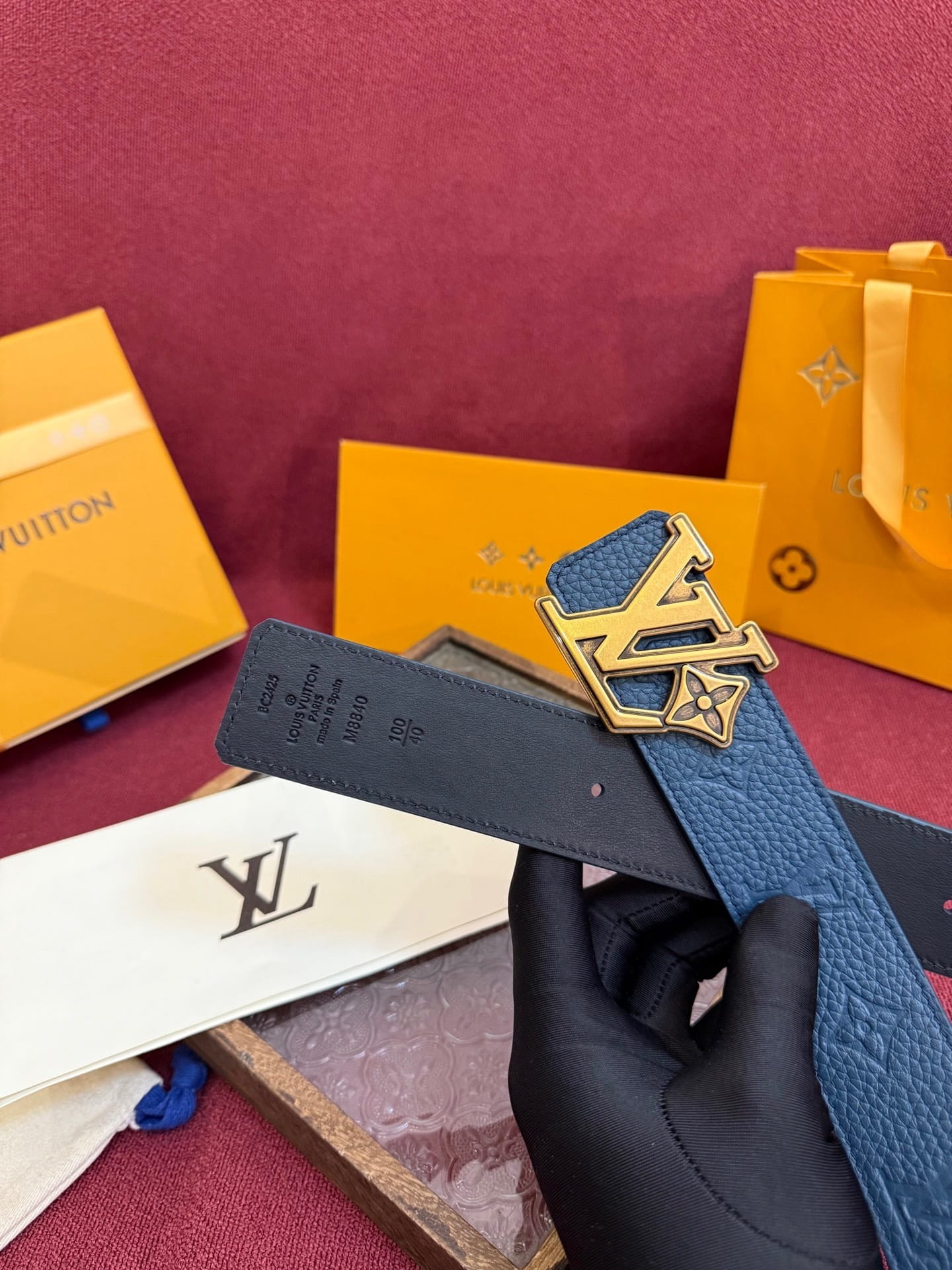 Louis Vuitton Mineral Blue Leather LV Monogram 40mm Reversible Belt