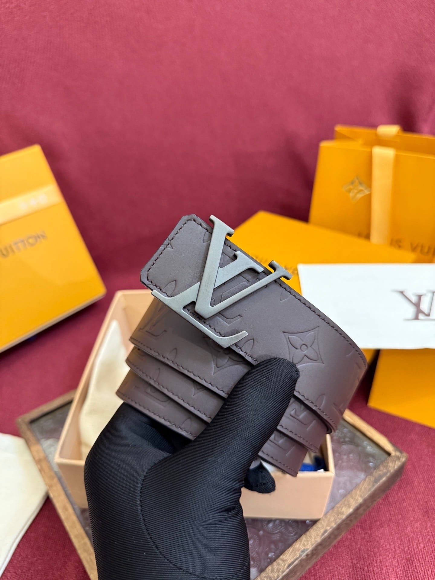 Louis Vuitton LV Mocha Brown Monogram Taurillon 40mm Reversible Belt - Matte Gunmetal LV Buckle