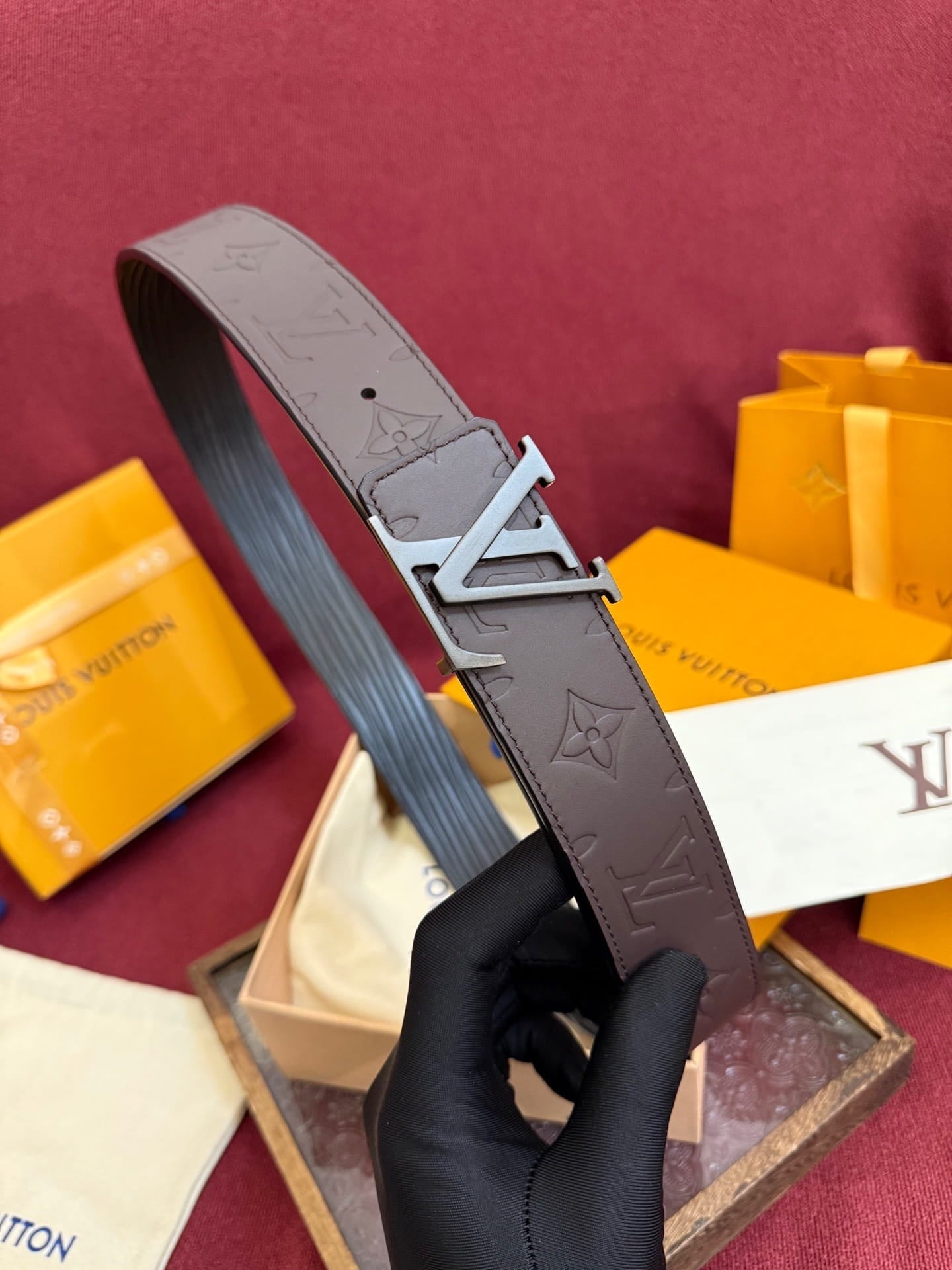 Louis Vuitton LV Mocha Brown Monogram Taurillon 40mm Reversible Belt - Matte Gunmetal LV Buckle