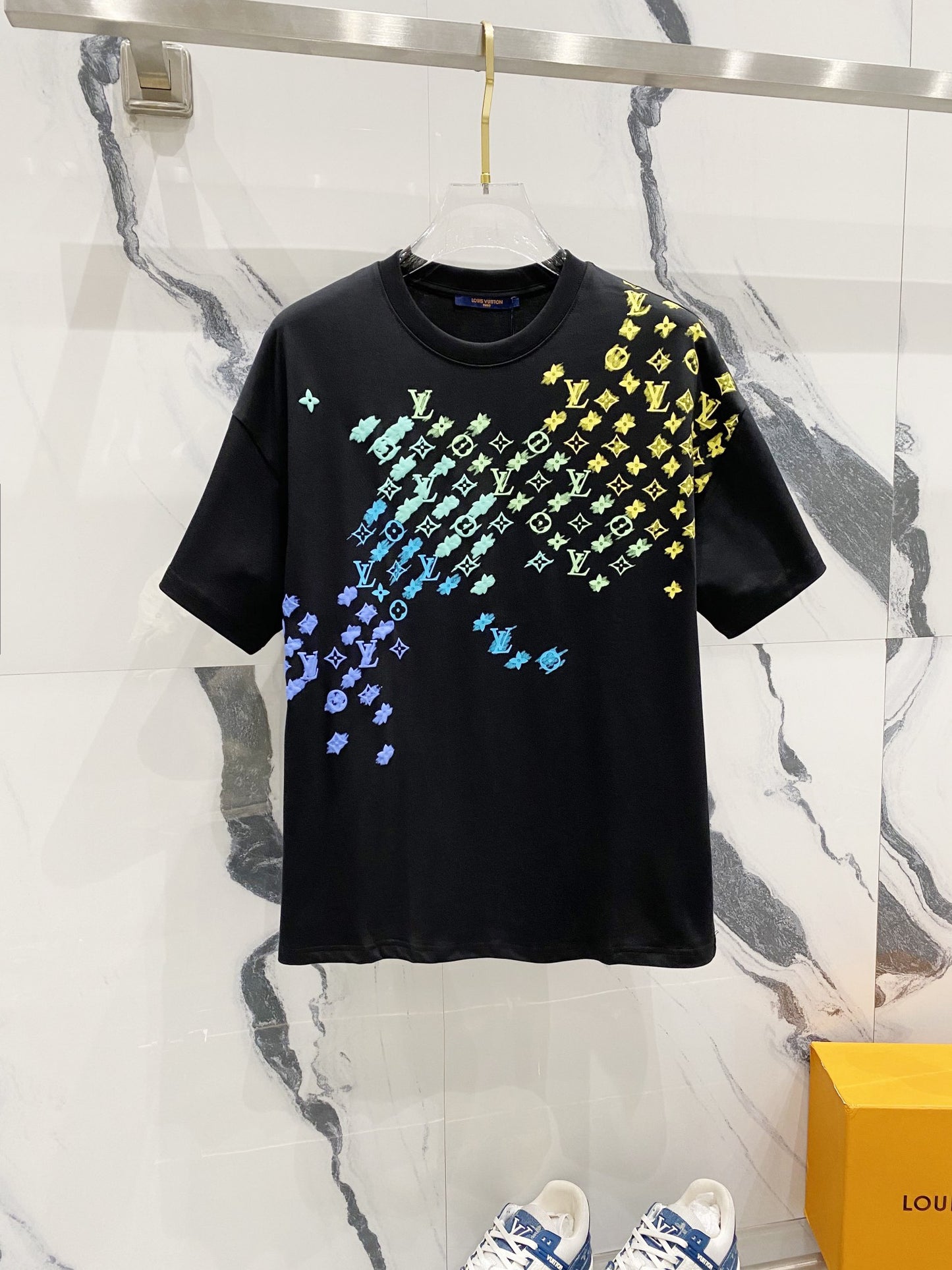 Louis Vuitton Monogram Felt T-Shirt – Black Multicolor Gradient