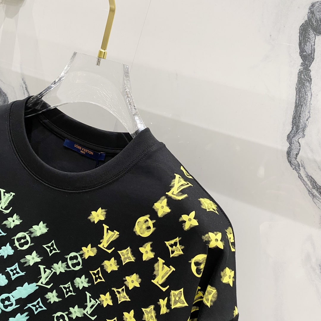 Louis Vuitton Monogram Felt T-Shirt – Black Multicolor Gradient