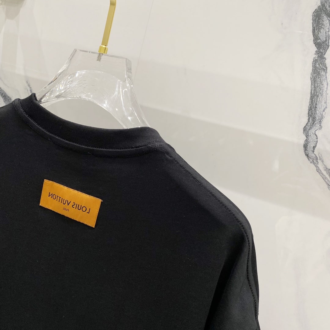 Louis Vuitton Monogram Felt T-Shirt – Black Multicolor Gradient