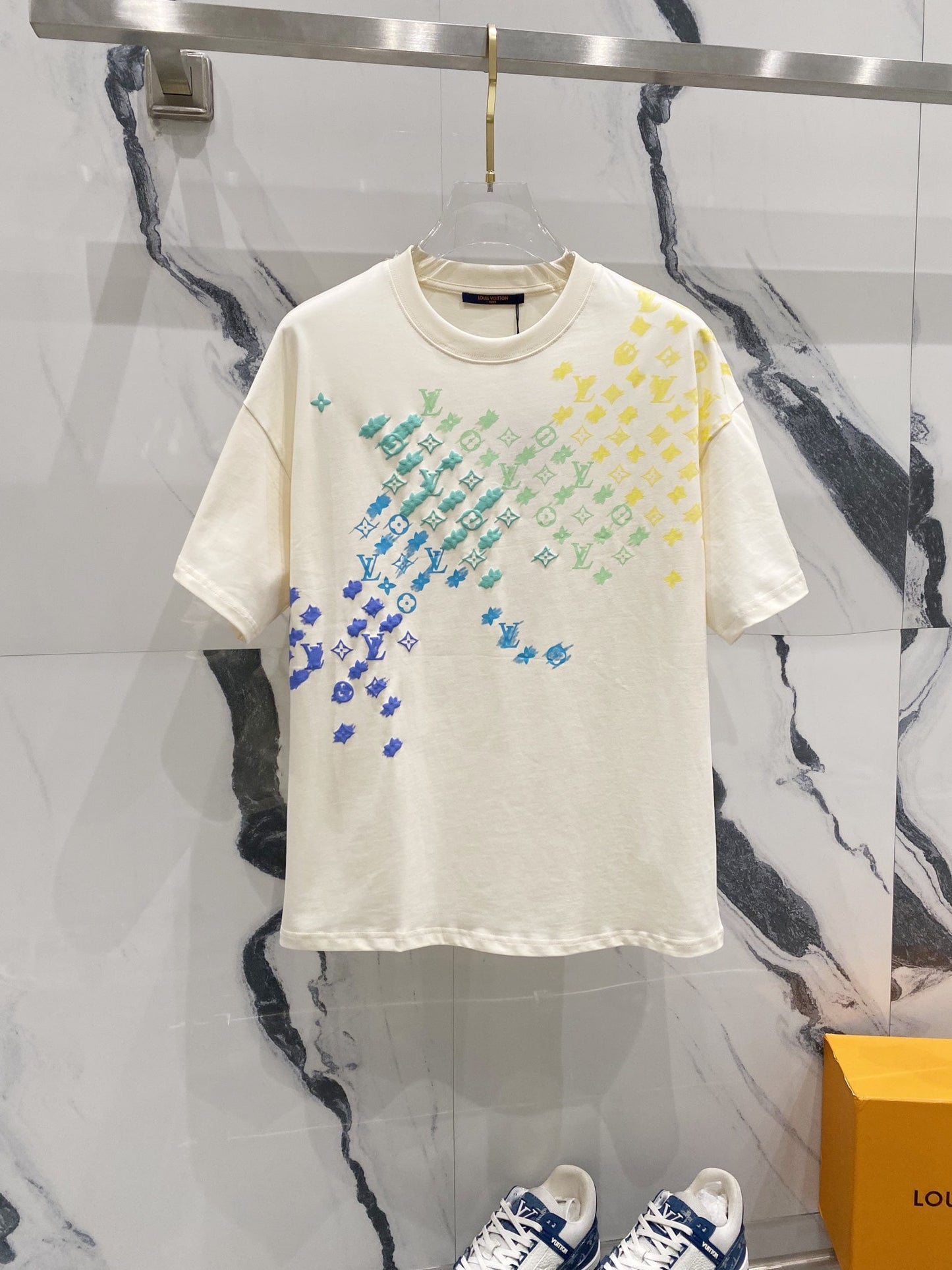Louis Vuitton Monogram Felt T-Shirt – Off-White Multicolor Gradient