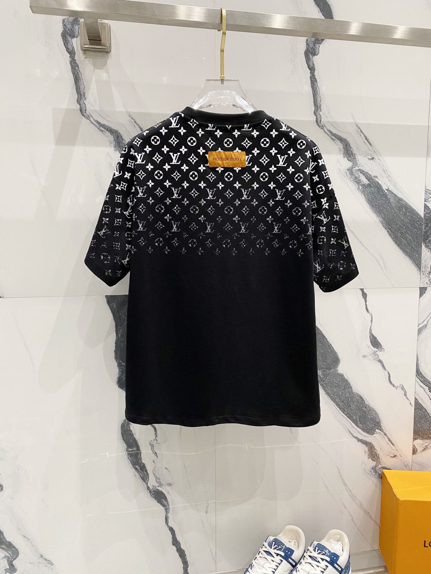 Louis Vuitton Monogram Gradient T-Shirt – Black & White