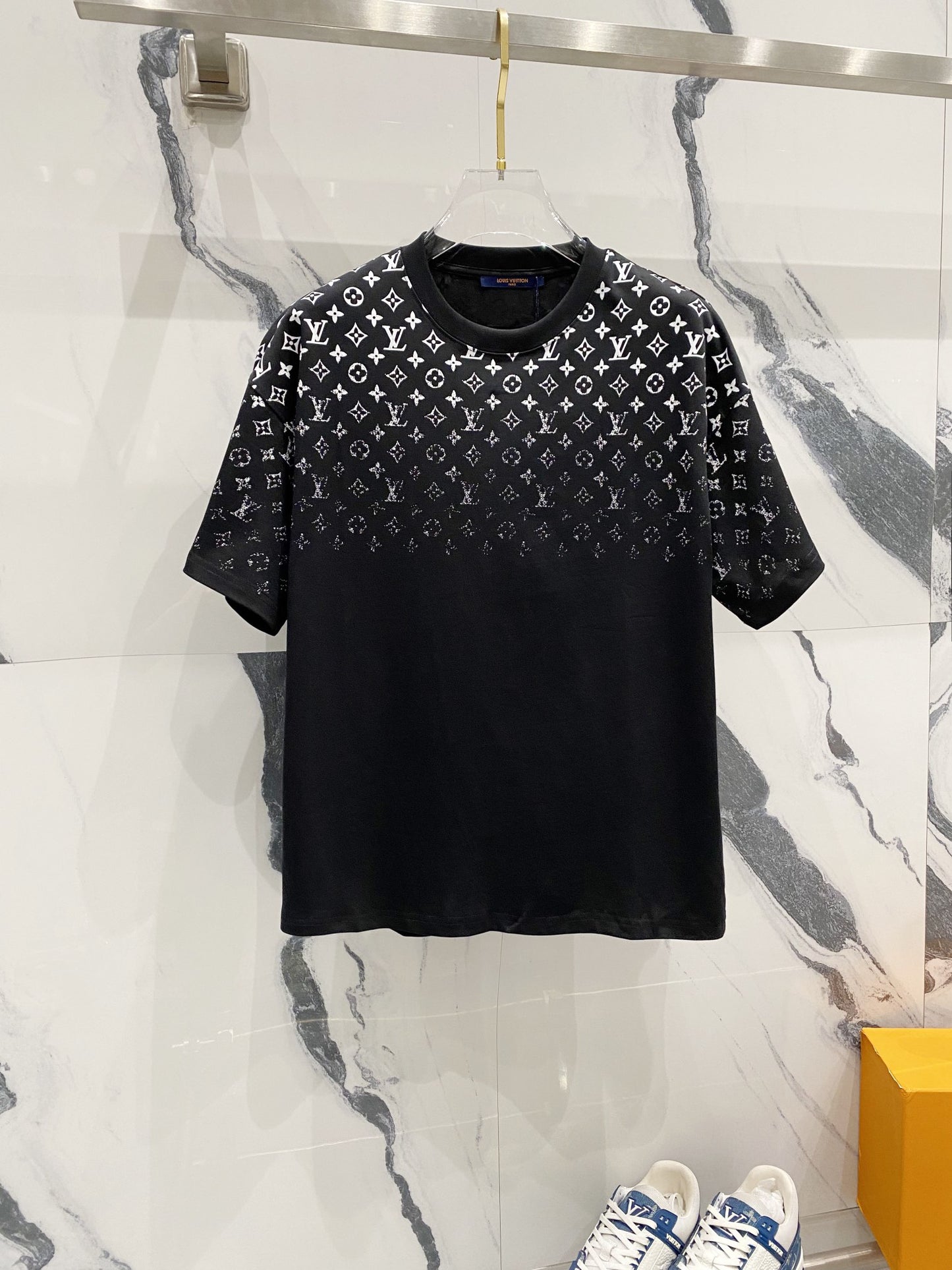 Louis Vuitton Monogram Gradient T-Shirt – Black & White