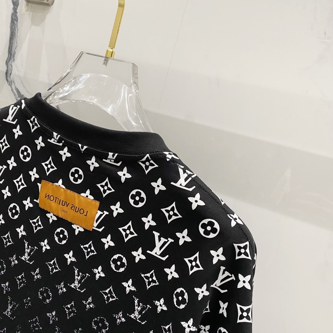 Louis Vuitton Monogram Gradient T-Shirt – Black & White