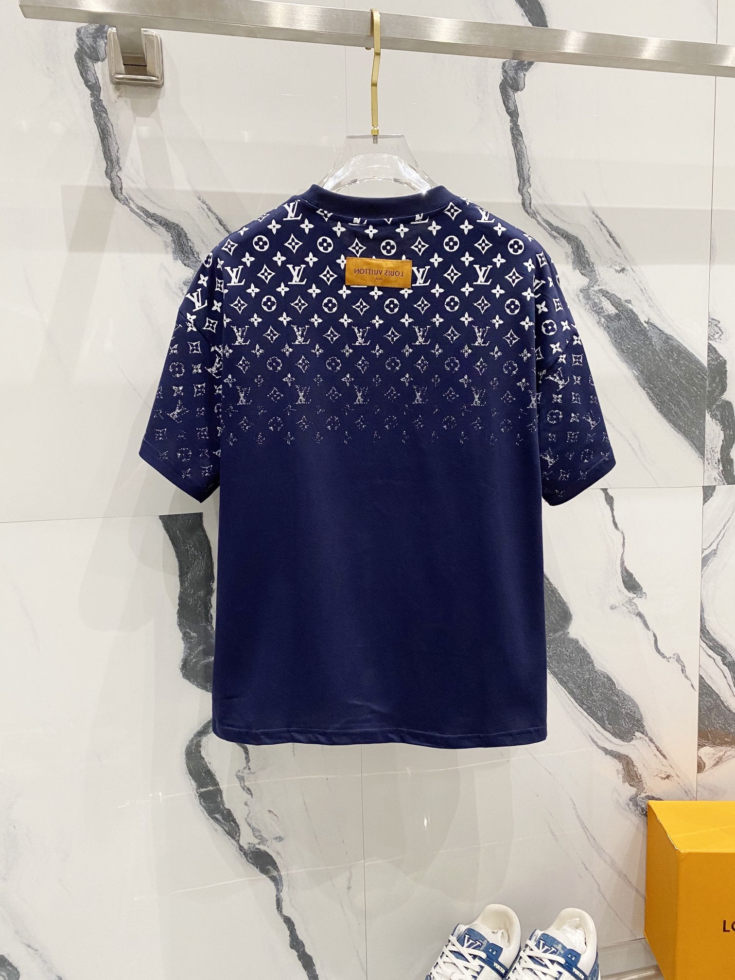Louis-Vuitton-Monogram-