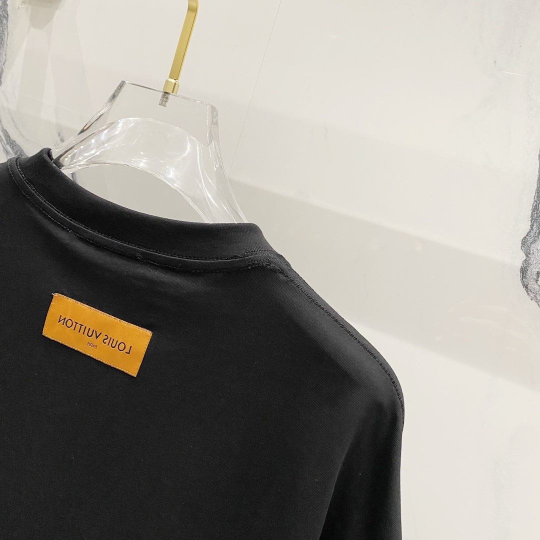 Louis Vuitton Signature 3D LV T-Shirt – Black