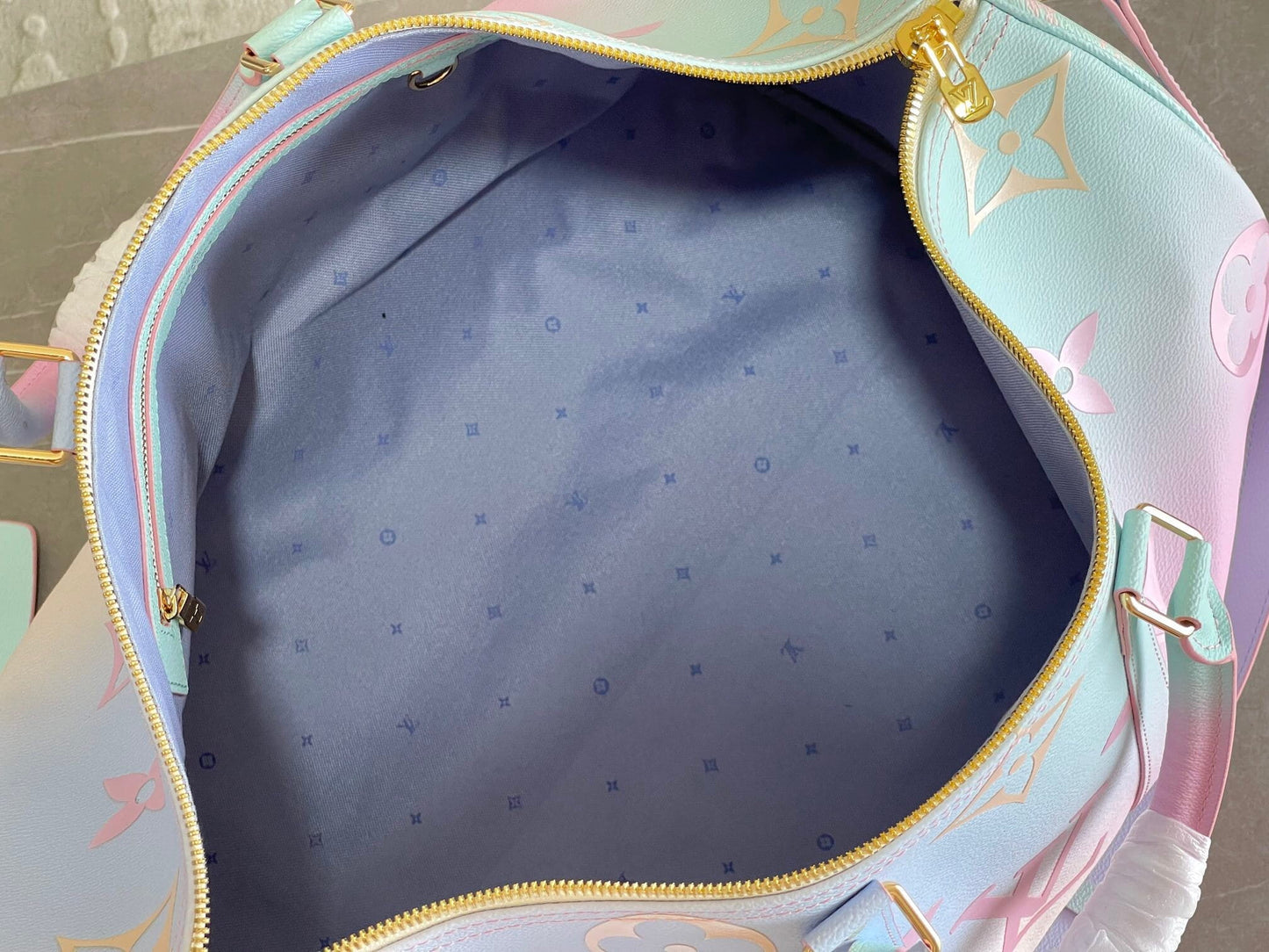 Louis Vuitton LV Women's Sunrise Pastel Keepall Bandoulière 50 - Gold Hardware