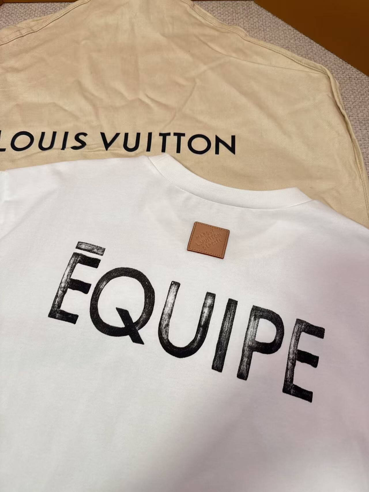 Louis Vuitton White L.V.M. Printemps-Été 2026 Pompidou Graphic T-Shirt