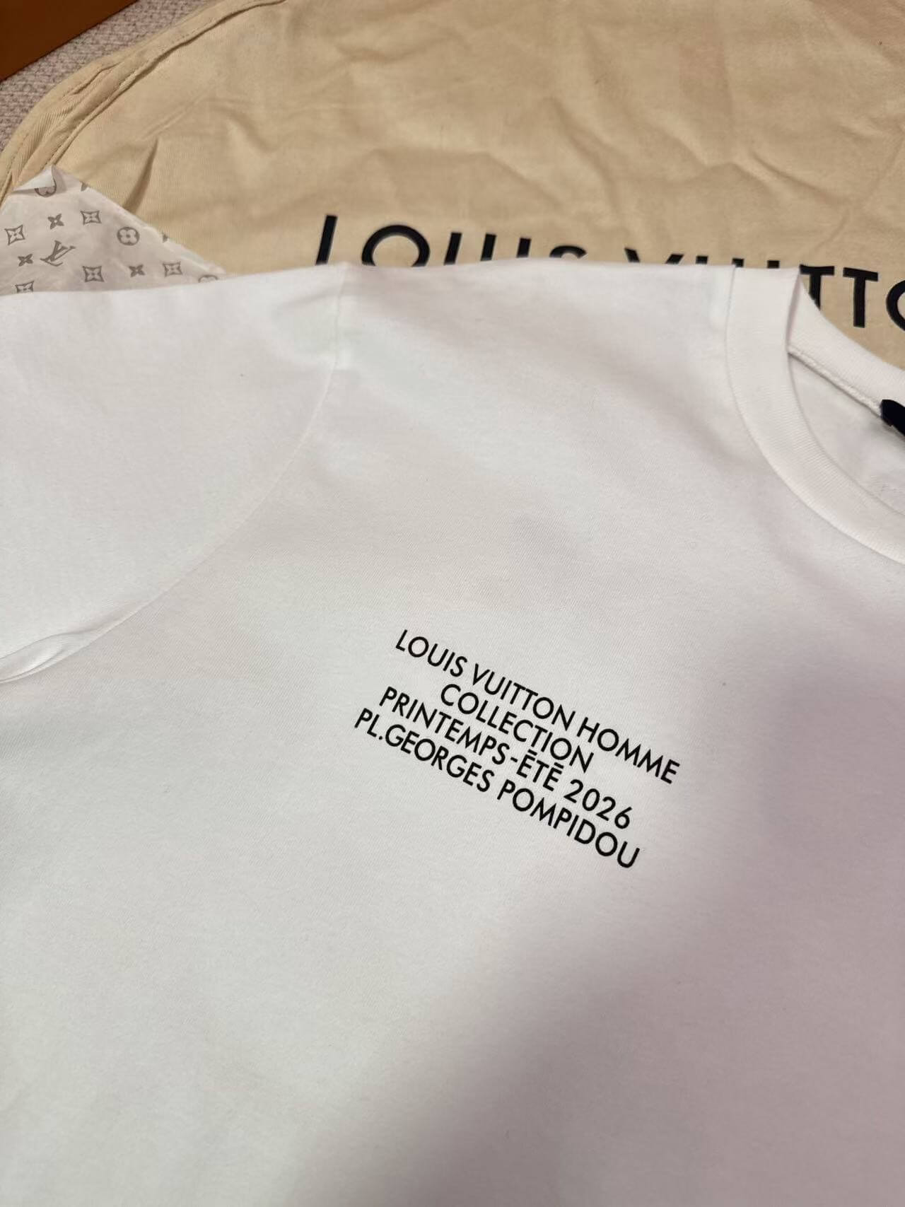 Louis Vuitton White L.V.M. Printemps-Été 2026 Pompidou Graphic T-Shirt