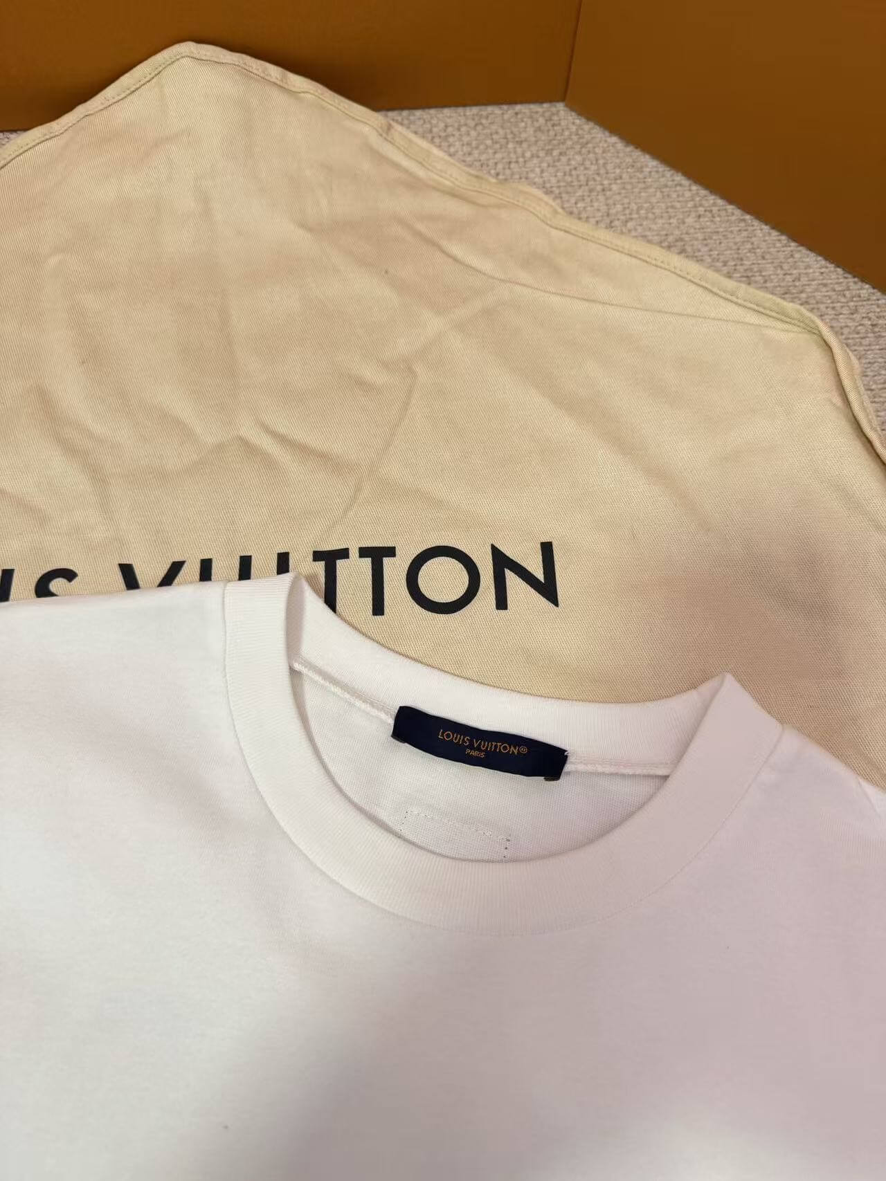 Louis Vuitton White L.V.M. Printemps-Été 2026 Pompidou Graphic T-Shirt