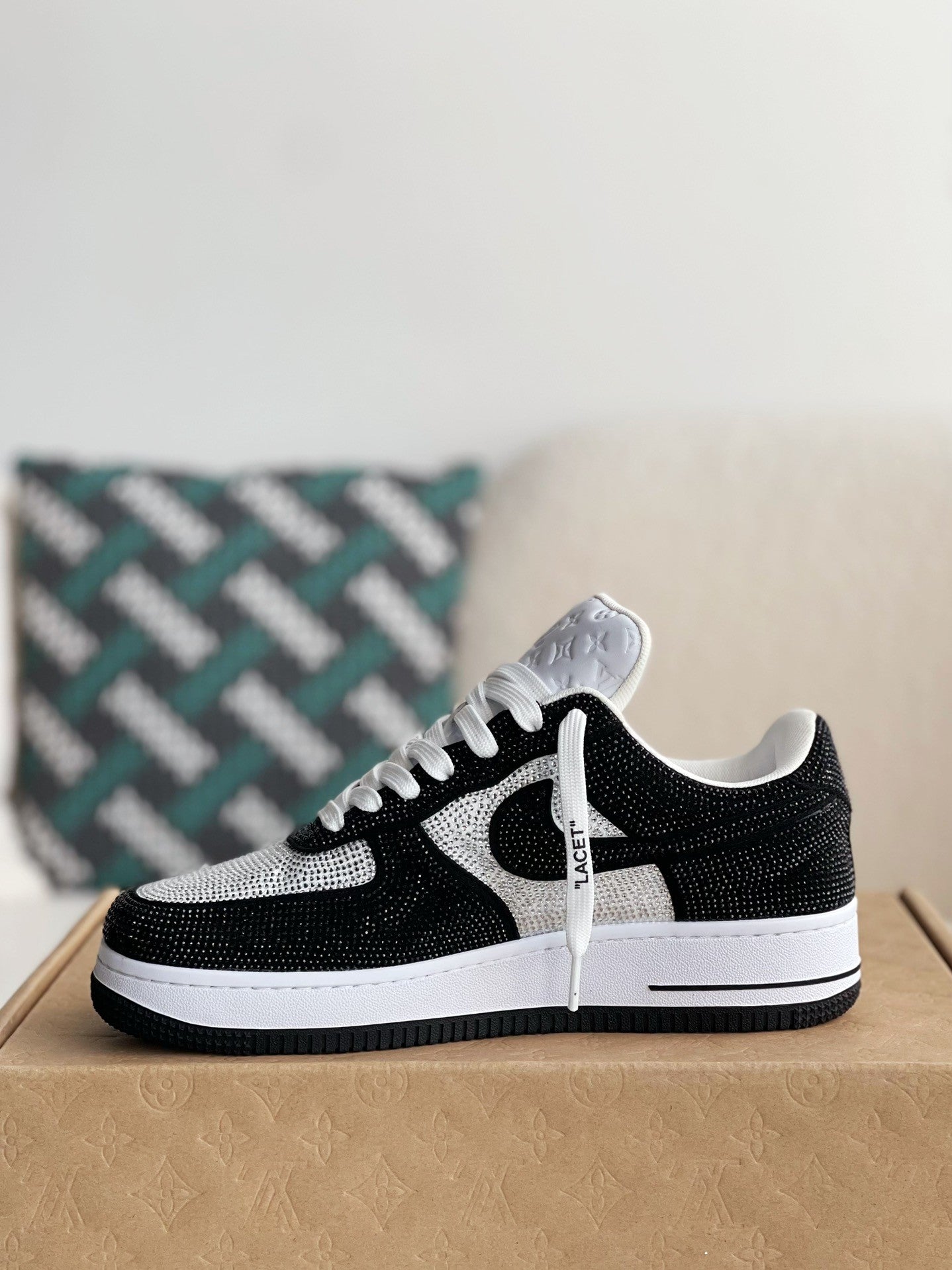 Louis Vuitton x Nike Air Force 1 Low – Swarovski Crystal Black