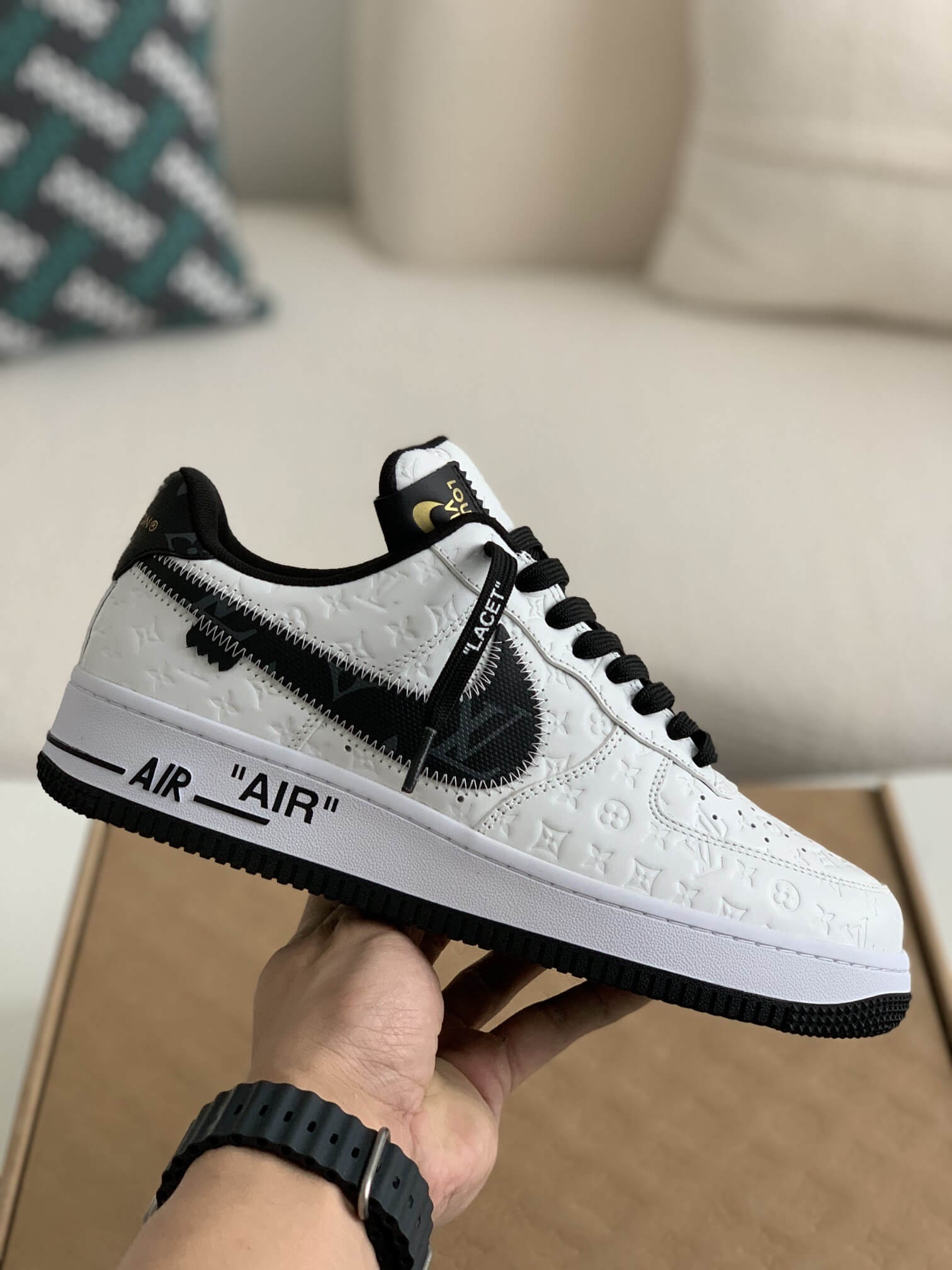 新品Louis Vuitton Air Force 1 ホワイト/ブラック Louis Vuitton x Nike Air Force 1 Low – White & Black Monogram