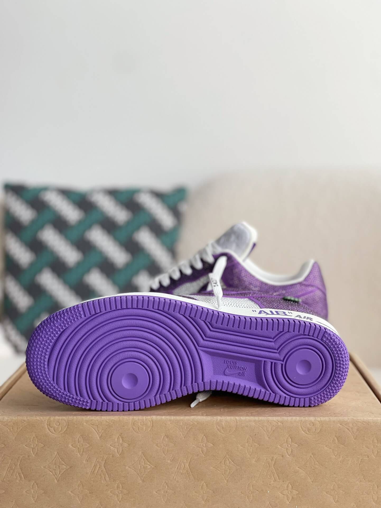 Louis Vuitton x Nike Air Force 1 Low – Swarovski Crystal White & Purple