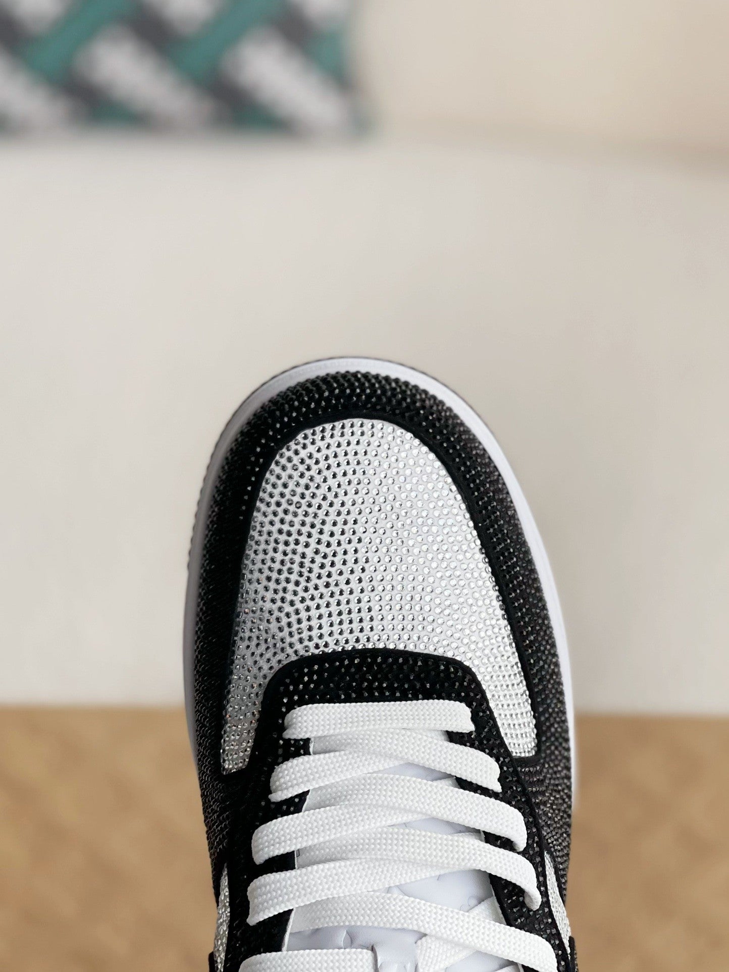 Louis Vuitton x Nike Air Force 1 Low – Swarovski Crystal Black & White