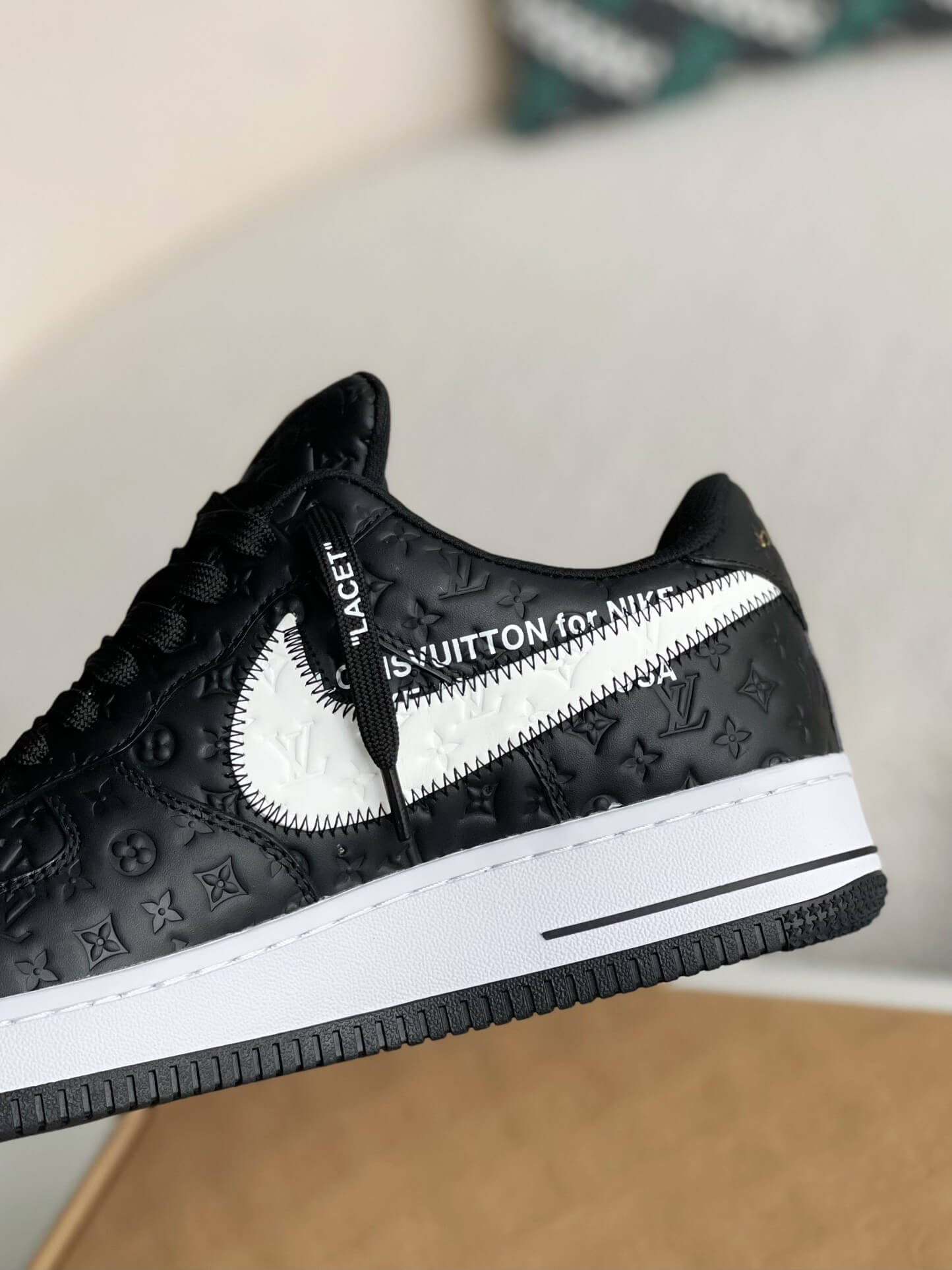 Louis Vuitton Air Force 1 ホワイト/ブラック Louis Vuitton x Nike Air Force 1 Low – Black & White Monogram